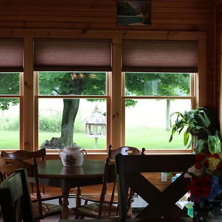 Maple Leaf Acre Villa Williston Bagian luar foto