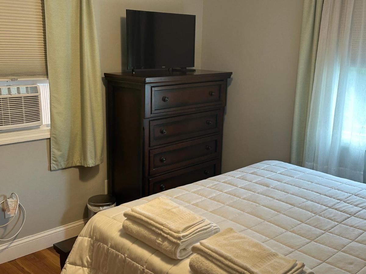 Maple Leaf Acre Villa Williston Bagian luar foto