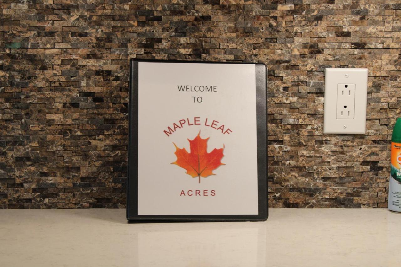 Maple Leaf Acre Villa Williston Bagian luar foto