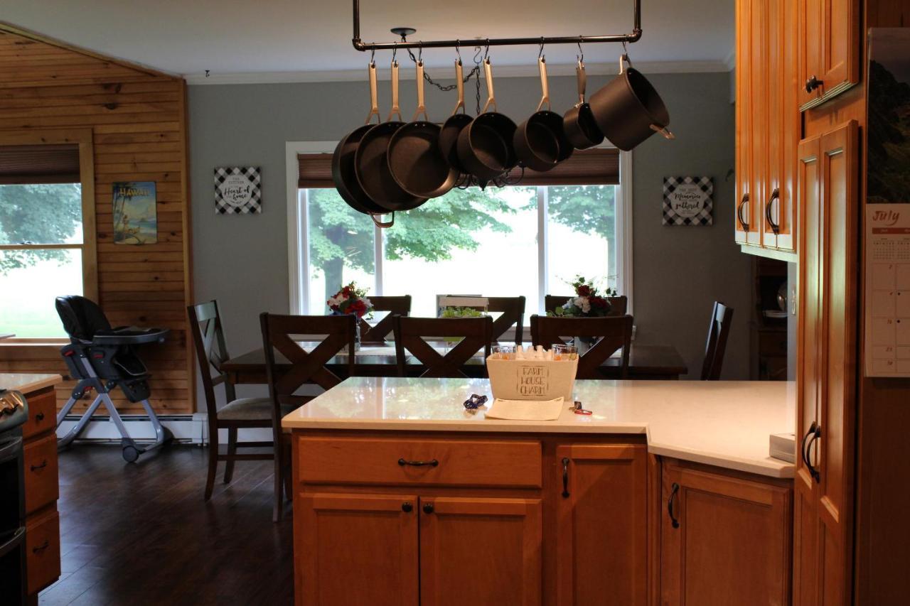 Maple Leaf Acre Villa Williston Bagian luar foto